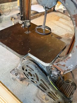 Industriálna vertikálna pásová píla - 5
