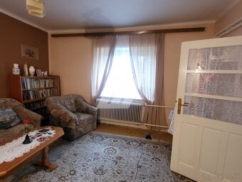 Na predaj: starší rodinný dom v obci Nesvady - 5