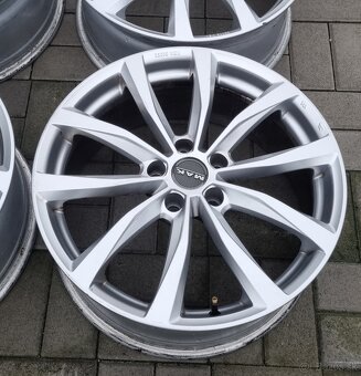 5x114,3 R19  8J ET40 - 5