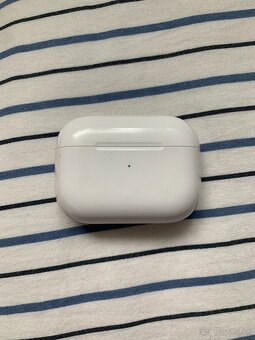 Apple AirPods Pro 1 - 5