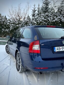 ŠKODA OCTAVIA COMBI 1.6 MPi - 5
