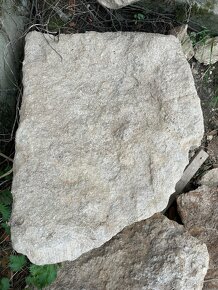 Ručne kresané staré kamene - 5