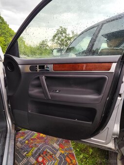 Tapacíre VOLKSWAGEN TOUAREG 7L - 5