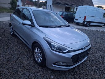HYUNDAI I20 BENZIN ROK 2016 92000 km Možný leasing - 5