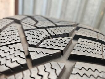 Takmer nová zimná sada VW - 5x112 r16 + 205/55 r16 - 5