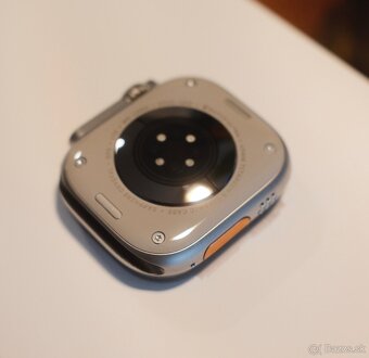 Apple Watch Ultra 2 - strieborne - 5