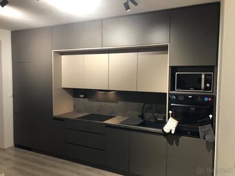 Masívny nábytok, stoly, dvere, schodiskové stupne – výroba a - 5