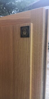 Rustikálny masívny priborník - 5