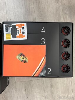 LEGO Technic Porsche 911 GT3 RS - 5