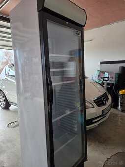 Gastro vitrínová chladnička – TOP stav - 5