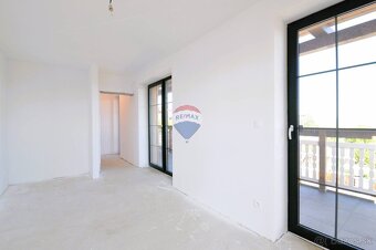 PREDAJ, 2-izbový byt, balkón, 60 m2 + Parking, Stará Lesná,  - 5