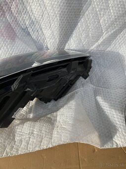predni svetla svetlo vw touran prave pravy - 5