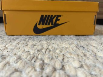 Jordan 1 High OG "Taxi" - 5