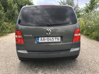 Volkswagen Touran 1.6 FSI 85Kw - 5