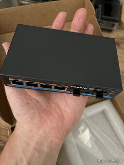 Predam Hasivo S600W-4GT-2SX-S 2.5/10Gbit switch - 5