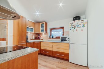 Byt s vlastným krbom a veľkoformátovými oknami - 5