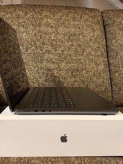 MacBook Pro 14" M3 PRO SK 2023 Vesmírne čierny - 5