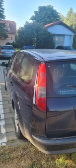 Ford Focus 1.8 - 5