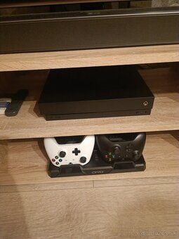Xbox one x - 5