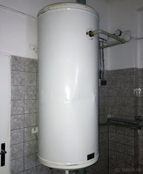 Bojlery, pisoáre, umývadlá, WC kabínky. - 5