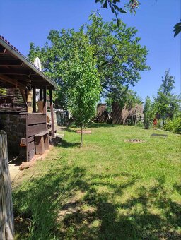 Záhrada s chatou - 5