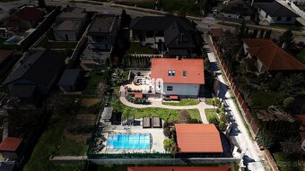 REZERVOVANÉ Nadštandardný 4 izbový dom na krásnom pozemku 9 - 5