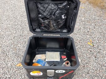 Predam 45 litrovy zadny box na moto - 5