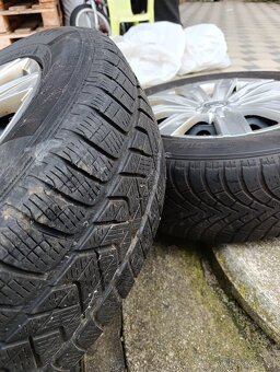 Zimné pneumatiky 215/65 R17 na diskoch - 5
