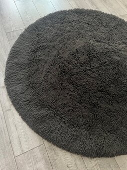 Krásny šedý kruhový koberec - 5