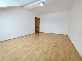 Unikátny 4-izbový byt v centre Čadce - 5