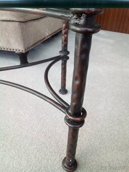 Konferenčný stolík - kovový rám a kalené sklo - 5