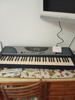 Elektrické varhany Yamaha PSR 240 - 5