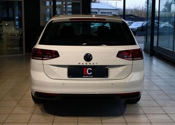 Volkswagen Passat 2.0 TDI 110kW DSG Variant nafta automat - 5