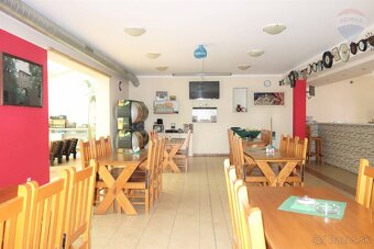 Predaj: Na predaj komerčná budova s parkovaním a širokým vyu - 5