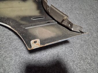 BMW E39 PRAVÝ BLATNÍK - 5