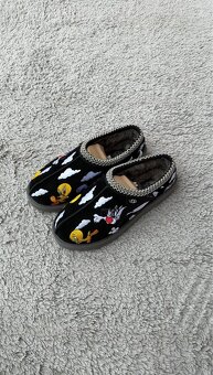 UGG Tasman Slipper Palace x Looney Tunes Black - 5