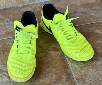 Tenisky Nike veľ. 41 halovky - 5