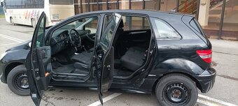 Mercedes B150 - 5