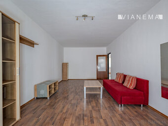 NA PREDAJ výnimočný 2-izbový byt, 74m2,Tr. Teplice, časť SNP - 5