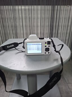 Kodak pixpro AZ425 - 5