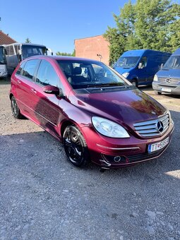 Mercedes Benz B180 - 5