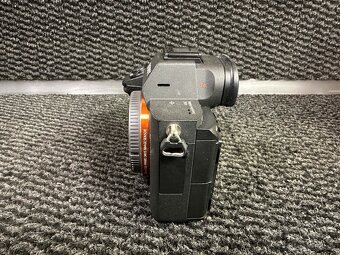 Sony A7III + Príslušenstvo(Objektívy, Kapsa, SD...) - 5