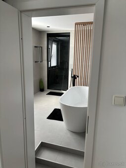 NADŠTANDARDNE prerobený a zariadený 3 izb. byt s balkonom - 5