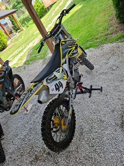 Predám suzuki rmz 250 - 5