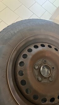 Sada letných a zimných Pneu s plechovými diskami 215/70 R16 - 5