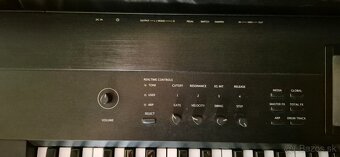 Predám KORG KROME 73 - 5