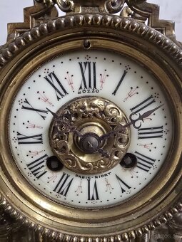 Starožitné krbove hodiny a svietniky.... - 5