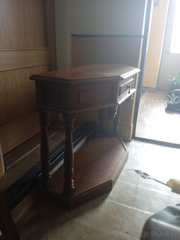 Konzolovy stolík - 5