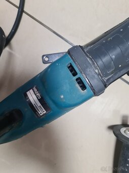 Vŕtacie kladivo Makita HR2470 - 5