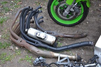 Kawasaki ZXR 750L race - díly - 5
